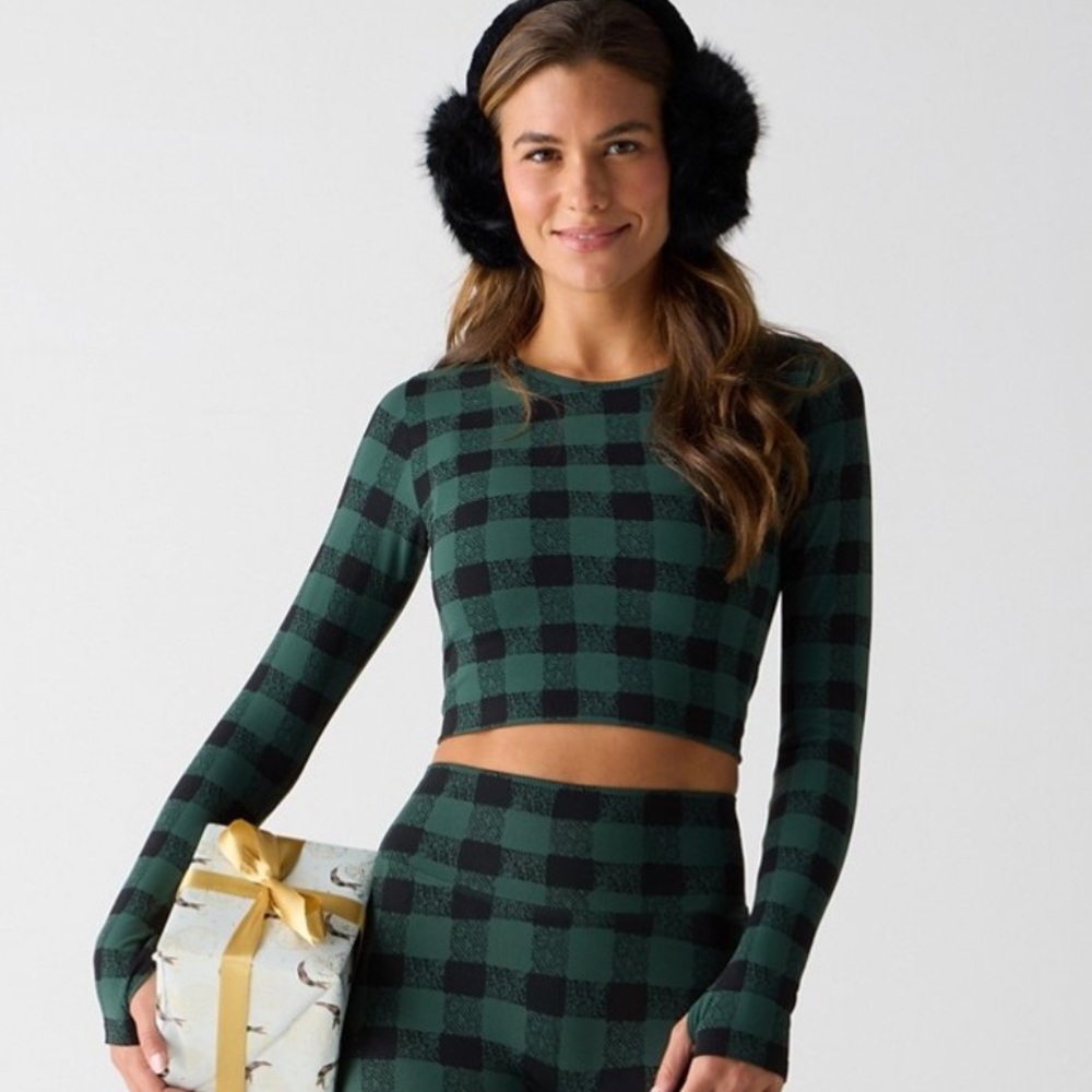 Fabletics seamless long sleeve top in everpine mountain plaid
